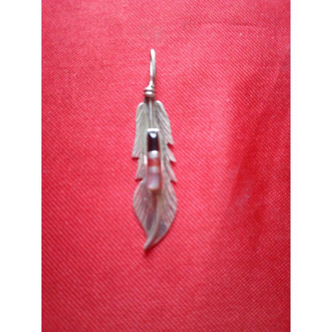 Pendentif plume avec ces pierres