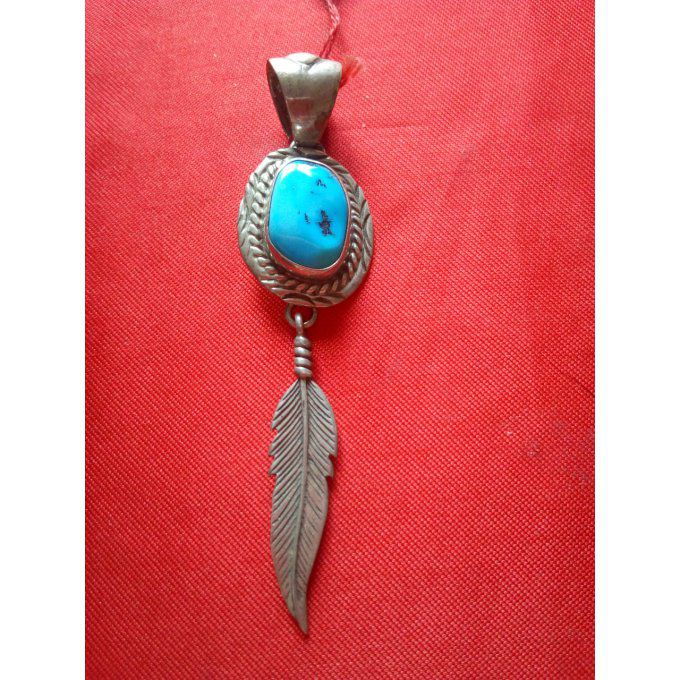 Pendentif pierre bleu avec sa plume